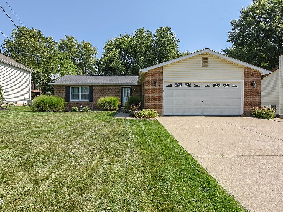 1st image of 27 Kelley Dr