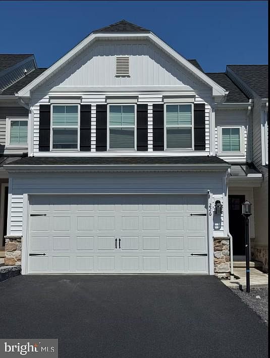 1st image of 226 Magnolia Ln