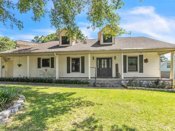 1850 Kings Way Dr, Cantonment, FL 32533