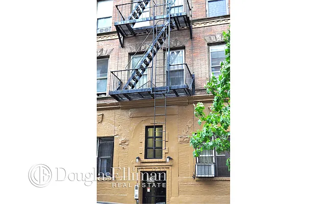 Rented by Douglas Elliman | media 4