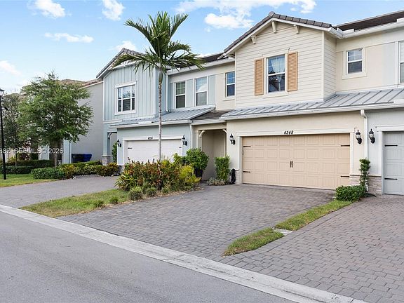 4th image of 4248 Ficus St