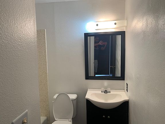 4th image of 200 La Grange Ave APT C