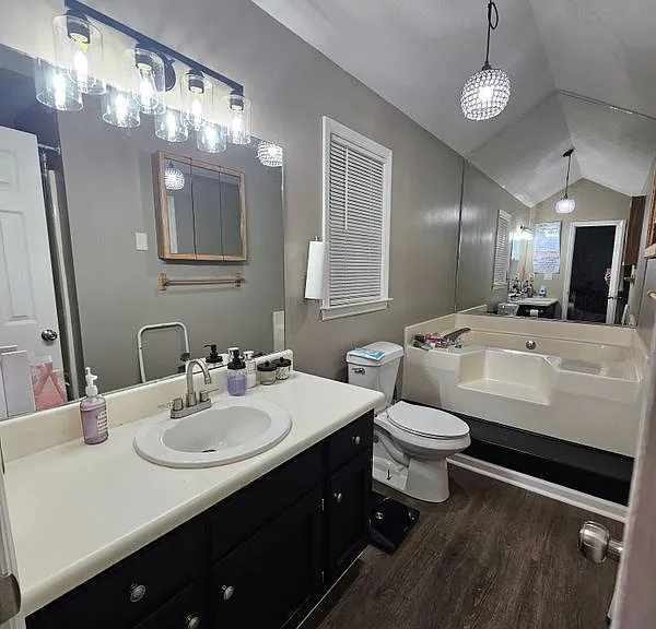 630 Alma Ct — Photo 3