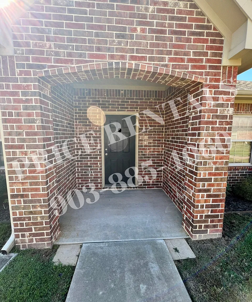 2 bed, 925 sqft, $1,300 — Photo 2