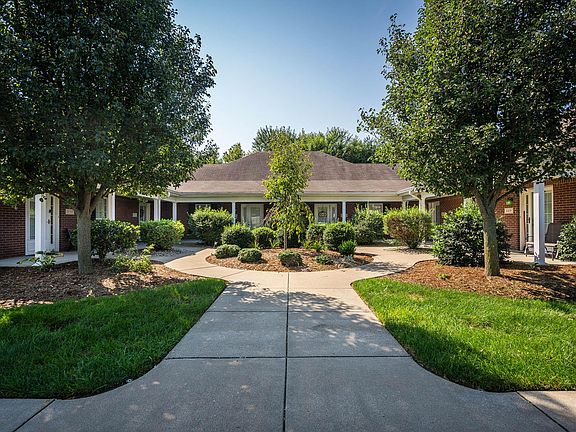 2nd image of 851 Garden Pointe Dr