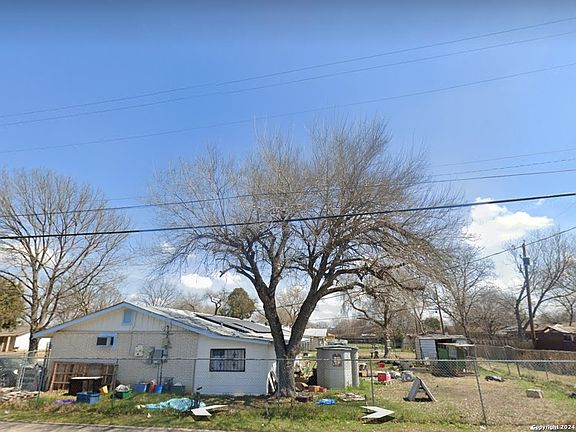 3rd image of 5202 VILLAGE ROW
