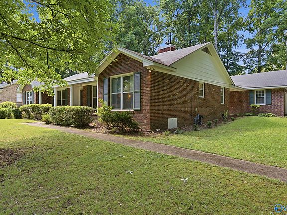 3rd image of 107 Brookwood Dr W