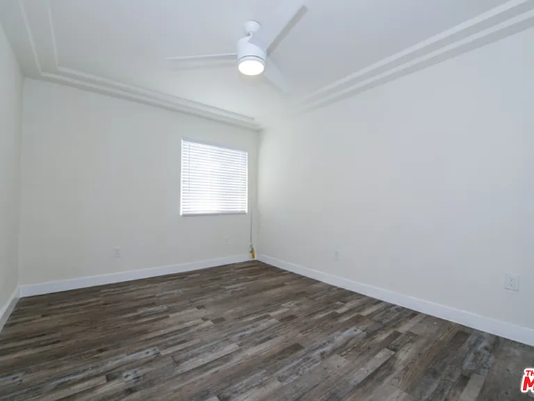 520 W 82nd St #524-1/4 — Photo 18