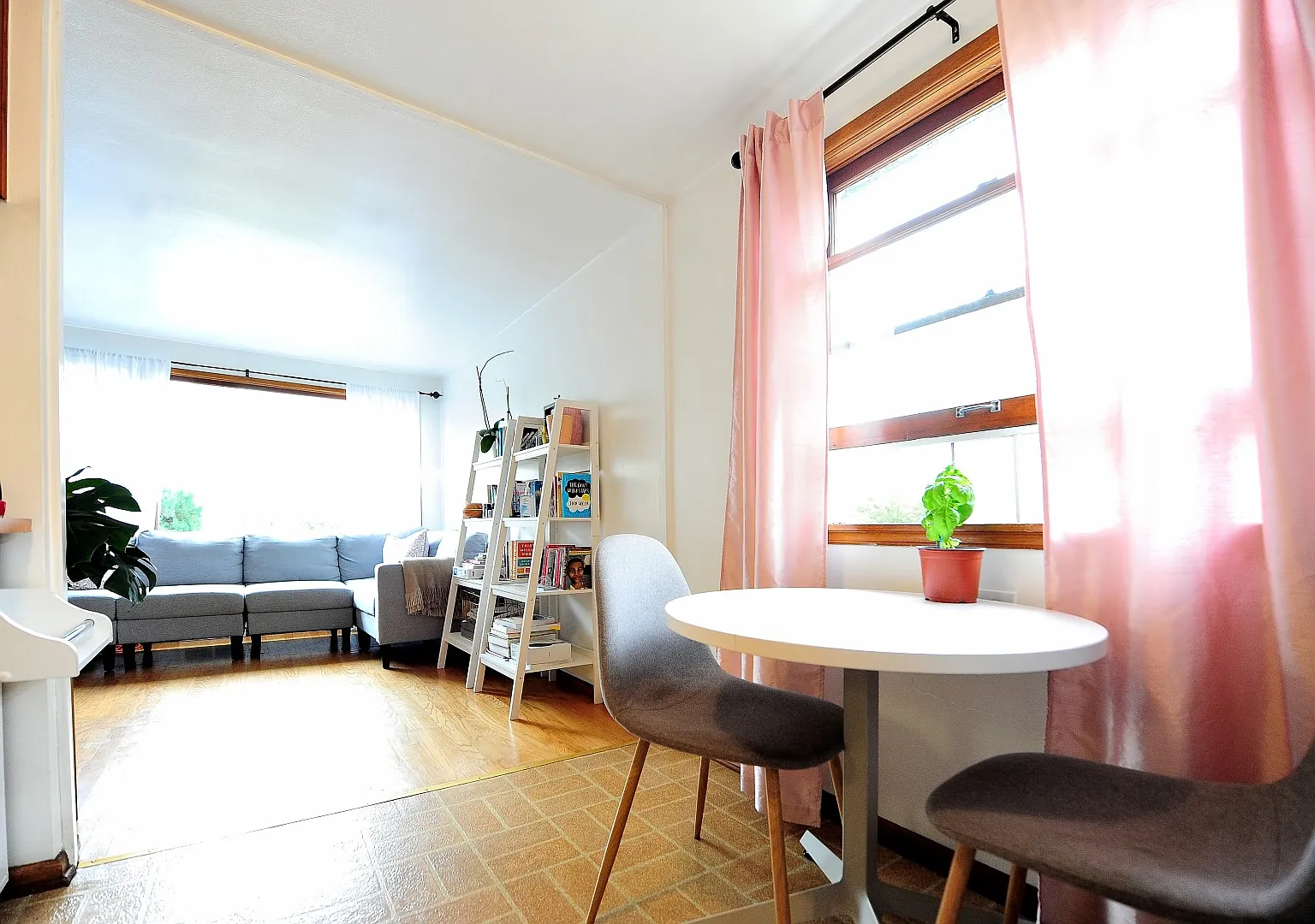 1 bed, 850 sqft, $1,749 — Photo 3
