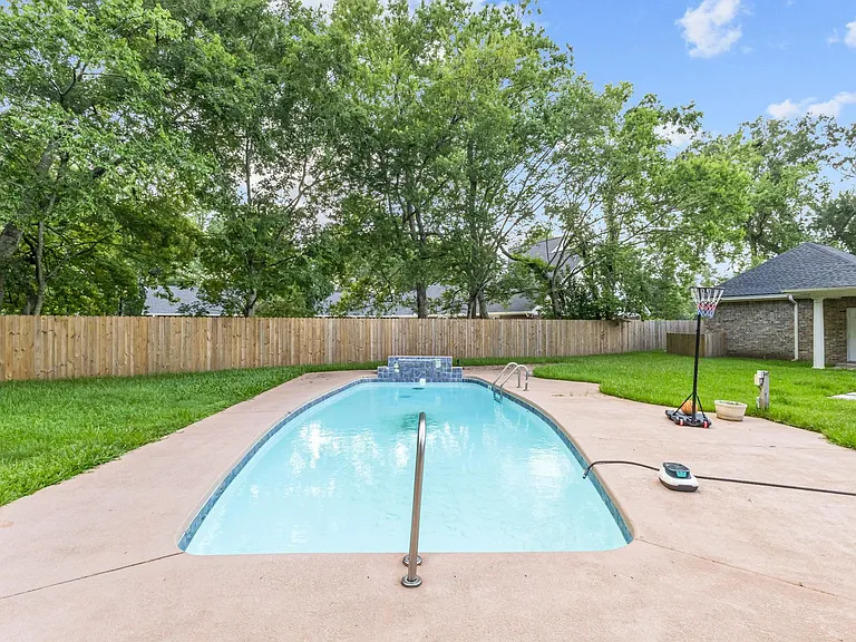 4 Twin Circle Dr — Photo 31