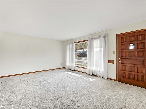 2nd image of 3018 Somia Dr