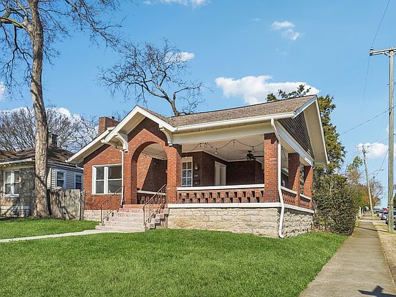 3rd image of 2500 Blair Blvd