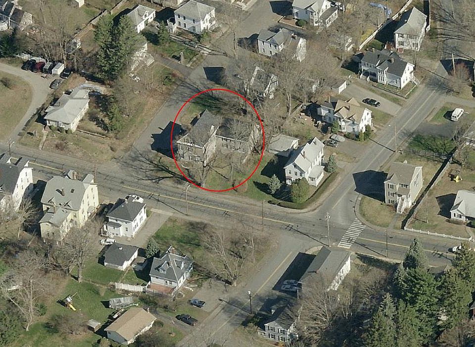2nd image of 94 Groveland St #1L
