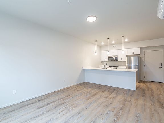 2nd image of 4202 NE Morrow Rd #207