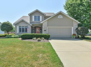 5225 Sycamore Hill Dr, New Middletown, OH 44442