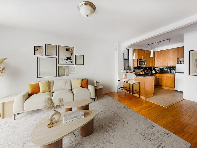 83 E 7th St #5B — Photo 2
