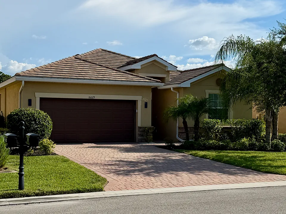 16029 Rosemallow Ln