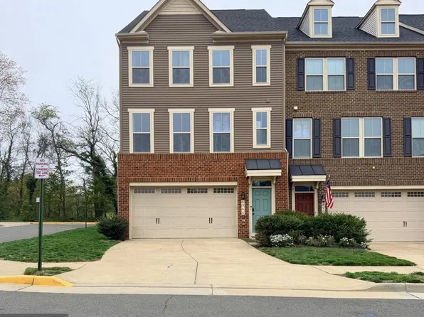 8966 Bridle Ridge Ln, Manassas, VA 20110