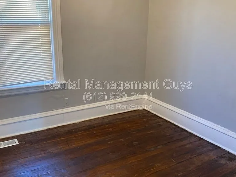 2620 Emerson Ave N #1 — Photo 12