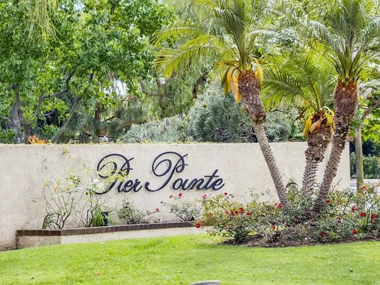 19105 Shoreline Ln — Photo 3