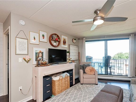 3rd image of 1155 Warburton Ave APT 7Y