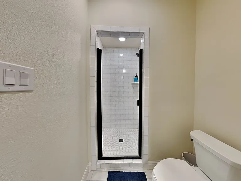 7916 Bella Flora Dr — Photo 17