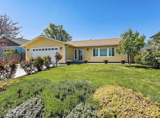 881 Oak Knoll Dr, Ashland, OR