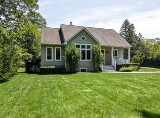 121 Main Ave, Lake Grove, NY 11755