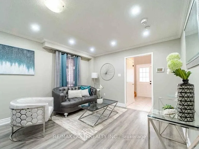 15 Sedgewick Cir — Photo 3