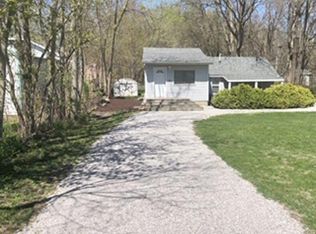 403 N Oregon St, Spring Bay, IL 61611