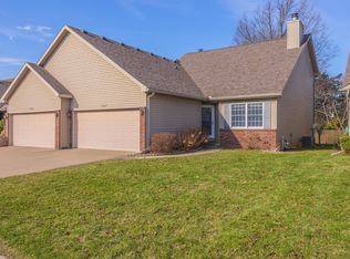 1627 Frontier Dr, Normal, IL 61761