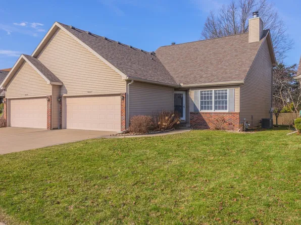 1627 Frontier Dr, Normal, IL 61761