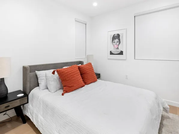 1230 N Sycamore Avelos #1, Los Angeles, CA 90038