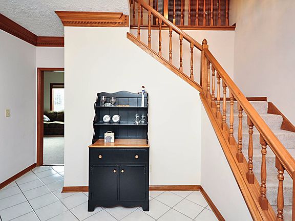 3rd image of 33 Ashbourne Dr