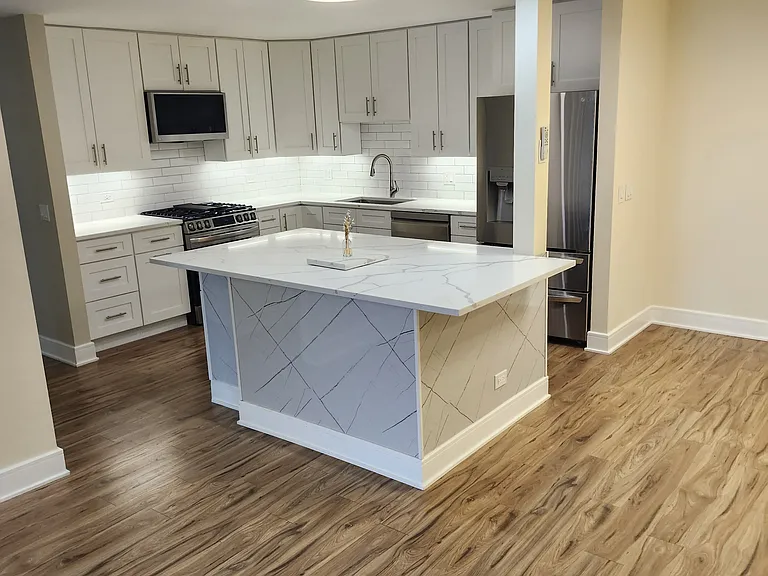 6540 W Irving Park Rd #309 — Photo 3