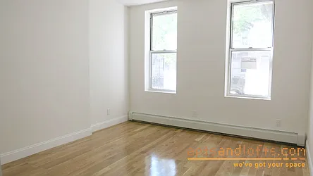 Rented by aptsandlofts.com
