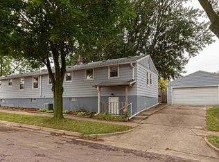2020 E 6th St, Sioux Falls, SD 57103