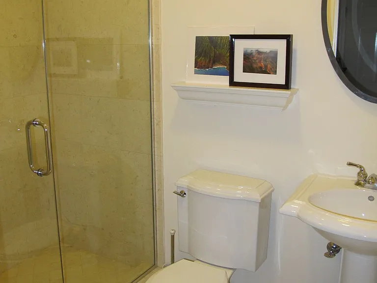 828 W Aldine Ave #3 — Photo 6