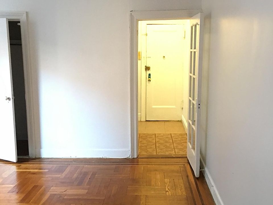 1st image of 14435 Roosevelt Ave