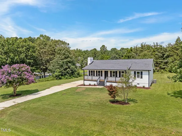 2704 Stageline Dr, Raleigh, NC 27603