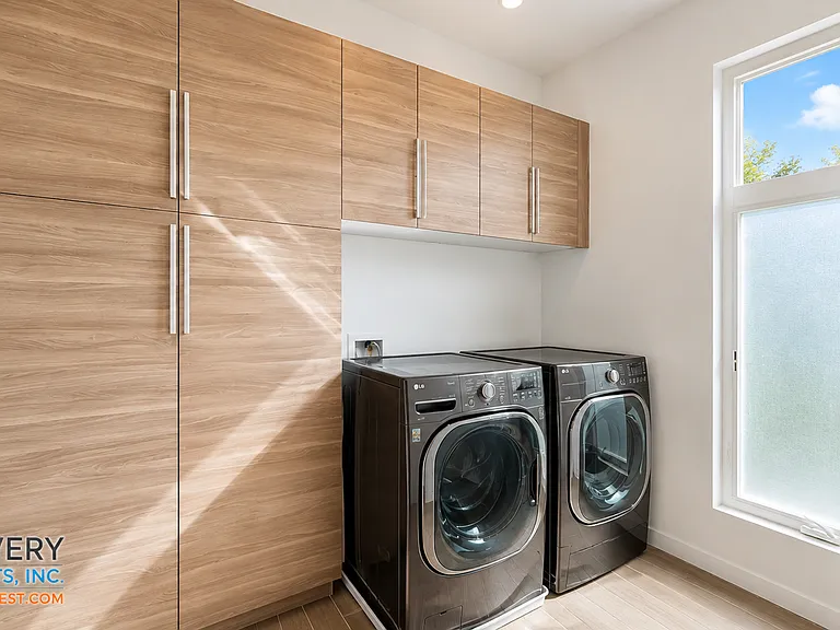 3235 Louise St #C — Photo 29