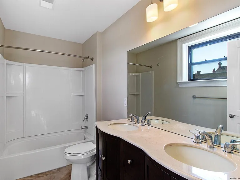 510 Broadway St #3H — Photo 8