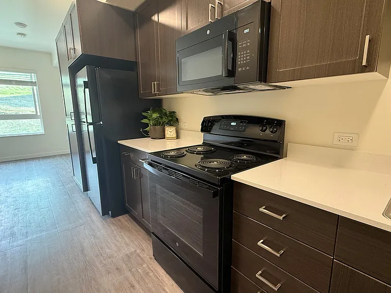 722 W Tennyson Rd — Photo 1