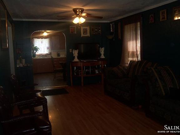 3rd image of 904 N 11th St