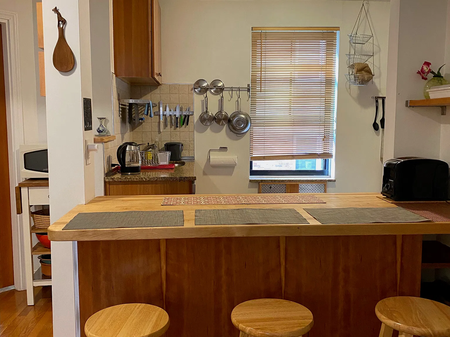 3 bed, 1199 sqft, $4,800 — Photo 4