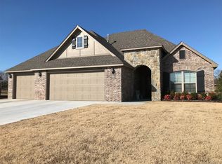 17020 S Highland Dr, Claremore, OK 74017