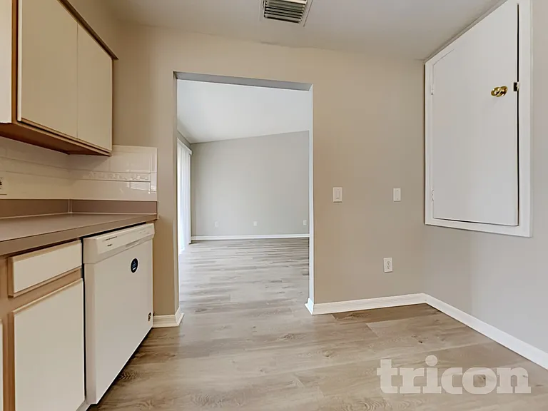 13239 Prestwick Dr — Photo 6