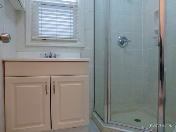 5th image of 1385 Clay St APT 24