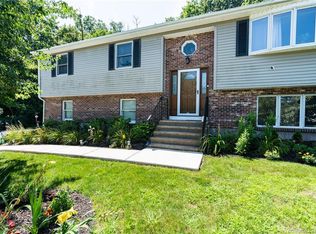 47 Cooper Hill Ct, Hamden, CT 06514