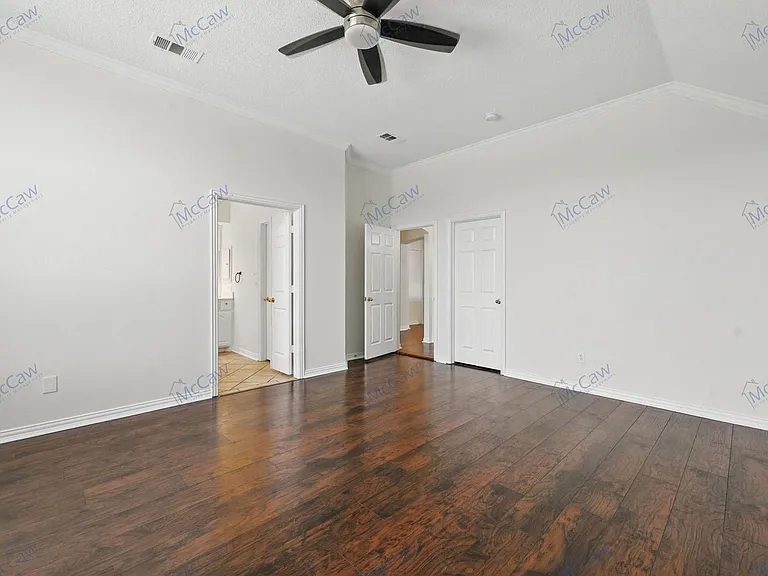 544 Layton Dr — Photo 14